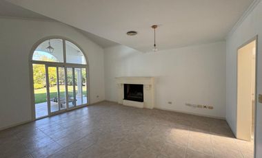 Casa en alquiler en barrio cerrado Barrancas del Lago , Nordelta