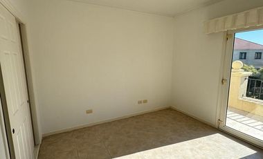 Casa en alquiler en barrio cerrado Barrancas del Lago , Nordelta