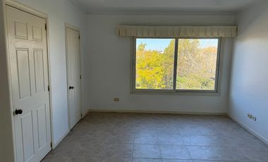 Casa en alquiler en barrio cerrado Barrancas del Lago , Nordelta