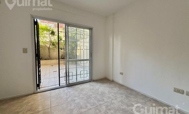 Dos ambientes con patio en  Villa urquiza