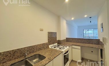 Dos ambientes con patio en  Villa urquiza
