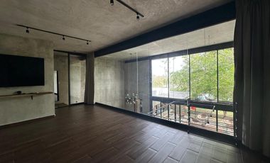 CASA TIPO LOFT EN VENTA, AMUEBLADA  Y EQUIPADA EN KOMCHEN.