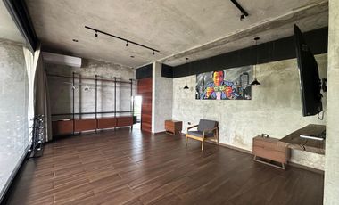 CASA TIPO LOFT EN VENTA, AMUEBLADA  Y EQUIPADA EN KOMCHEN.