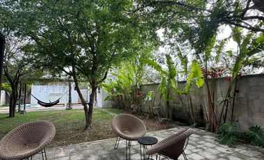 CASA TIPO LOFT EN VENTA, AMUEBLADA  Y EQUIPADA EN KOMCHEN.