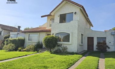 Venta Casa Amplia y Cómoda  en Condominio, Mantagua