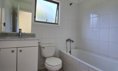 Venta Casa Amplia y Cómoda  en Condominio, Mantagua