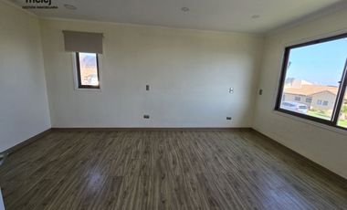 Venta Casa Amplia y Cómoda  en Condominio, Mantagua