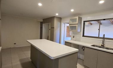 Venta Casa Amplia y Cómoda  en Condominio, Mantagua