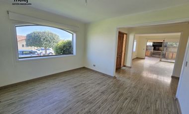 Venta Casa Amplia y Cómoda  en Condominio, Mantagua