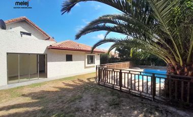 Arrienda Casa Amplia y Cómoda  en Condominio, Mantagua