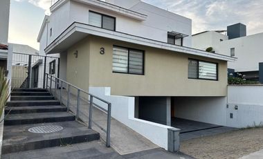 CASA EN VENTA EN RESIDENCIAL CHAPALITA