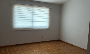 CASA EN VENTA EN RESIDENCIAL CHAPALITA