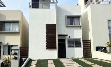 VENTA DE CASA EN  PRIVADA COTO BAHIA