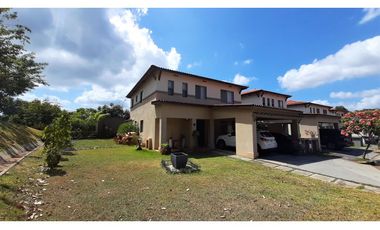 Casa Amoblada con LOTE EXTRA en Palmia, Panamá Pacífico