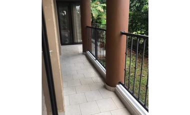 EMBASSY CLUB. GARDEN CON JARDIN . AMOBLADO