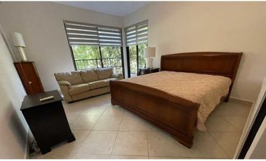 EMBASSY CLUB. GARDEN CON JARDIN . AMOBLADO