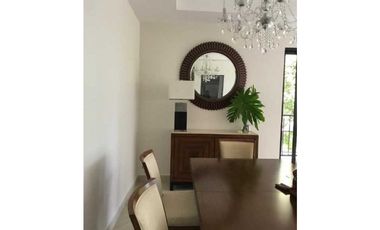EMBASSY CLUB. GARDEN CON JARDIN . AMOBLADO