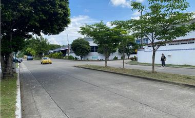 LOCAL COMERCIAL / ALTOS DE PANAMA / PLAZA NORTE / ESQUINA / 2 NIVEL