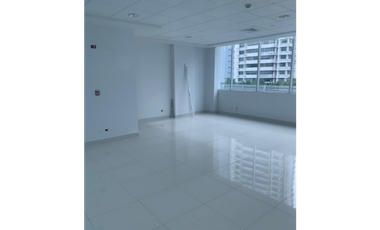 OFICINAS EN ALQUILER STREET MALL VIA ISRAEL