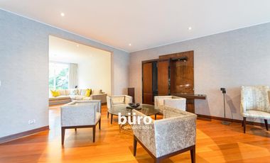 HERMOSA CASA EN ALQUILER CON JARDIN FRENTE AL PARQUE ROSEVELT EN SAN ISIDRO