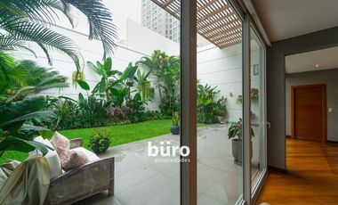 HERMOSA CASA EN ALQUILER CON JARDIN FRENTE AL PARQUE ROSEVELT EN SAN ISIDRO