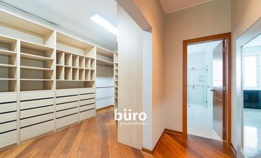 HERMOSA CASA EN ALQUILER A PASOS DASSO FRENTE AL PARQUE ROOSEVELT EN SAN ISIDRO