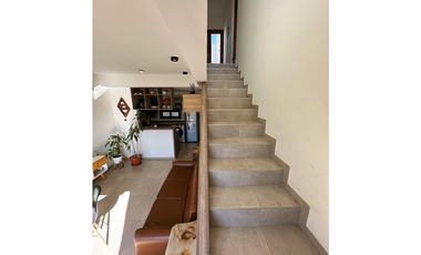 Realty Plus alquila hermoso duplex en barrio Bombal