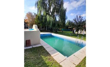 Vendemos Casa en Vistalba con Parque,Pileta y Quincho