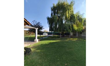Vendemos Casa en Vistalba con Parque,Pileta y Quincho