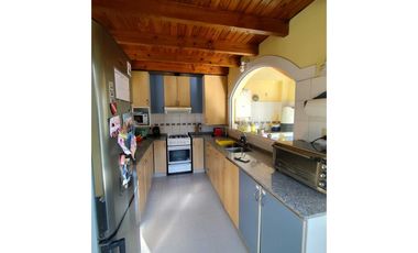 Vendemos Casa en Vistalba con Parque,Pileta y Quincho