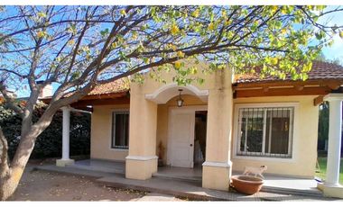 Vendemos Casa en Vistalba con Parque,Pileta y Quincho