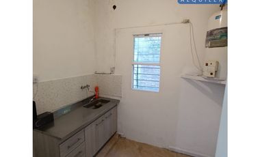 CASA - AV. MORENO 1047