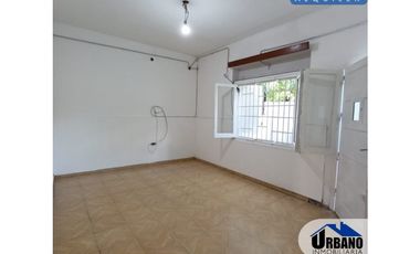 CASA - AV. MORENO 1047