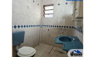 CASA - AV. MORENO 1047