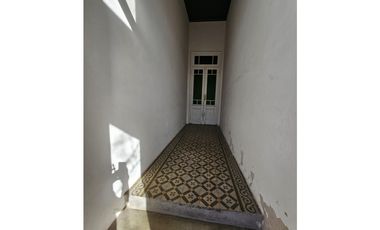 CASA ANTIGUA EN VENTA