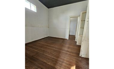 CASA ANTIGUA EN VENTA
