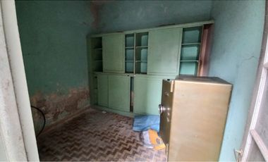Venta en Block! Local y vivienda. Zona comercial. Cel.223542----