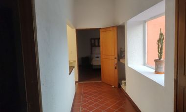 CASA EN RENTA AMUEBLADA CERCA DE AV. COMPOSITORES