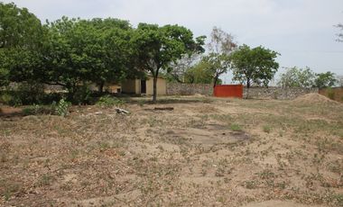 ¡Oportunidad! Lote comercial con casa en Vista Hermosa -G-40