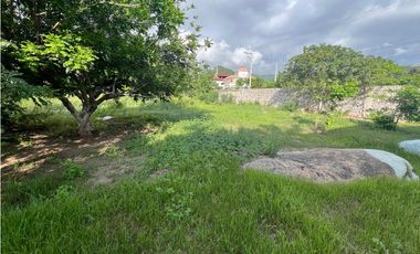 ¡Oportunidad! Lote comercial con casa en Vista Hermosa -G-40