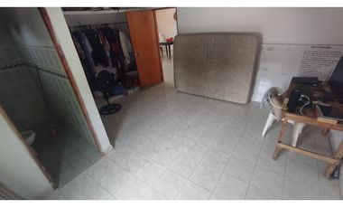 ¡Oportunidad! Lote comercial con casa en Vista Hermosa -G-40