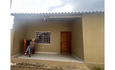 ¡Oportunidad! Lote comercial con casa en Vista Hermosa -G-40