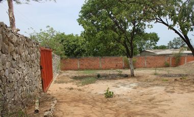 ¡Oportunidad! Lote comercial con casa en Vista Hermosa -G-40