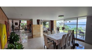 Venta hermosa casa en el Poblado, cerca al Tesoro