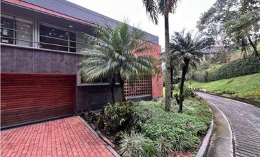 Venta hermosa casa en el Poblado, cerca al Tesoro