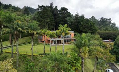 Venta hermosa casa en el Poblado, cerca al Tesoro