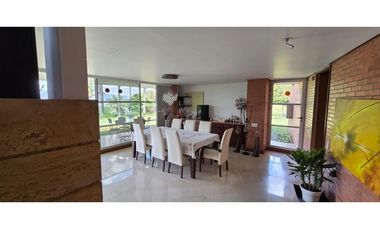 Venta hermosa casa en el Poblado, cerca al Tesoro