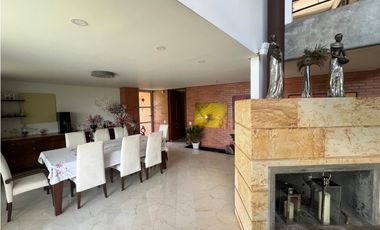 Venta hermosa casa en el Poblado, cerca al Tesoro