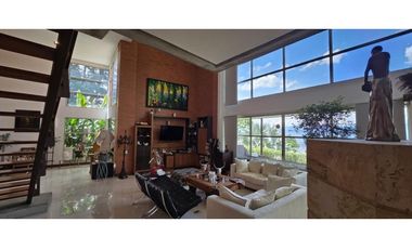 Venta hermosa casa en el Poblado, cerca al Tesoro