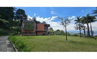 Venta hermosa casa en el Poblado, cerca al Tesoro
